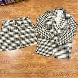 H&M 2 piece suite - preloved